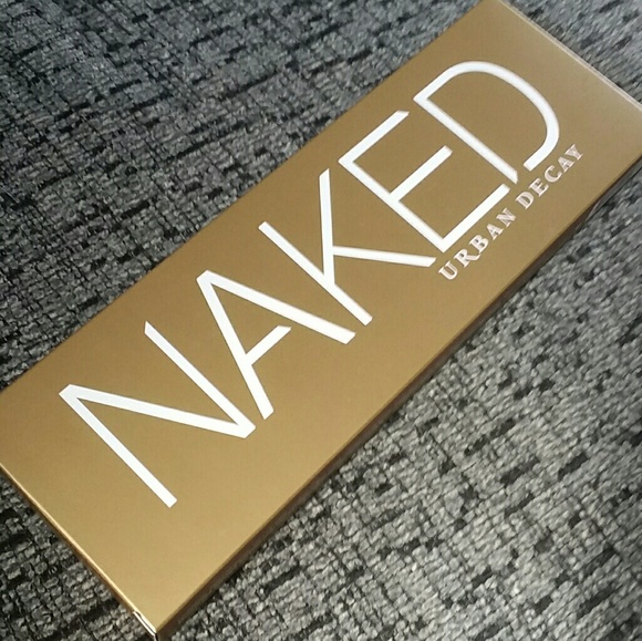 New URBAN DECAY Naked Eyeshadow Palette - Picture 5 of 5